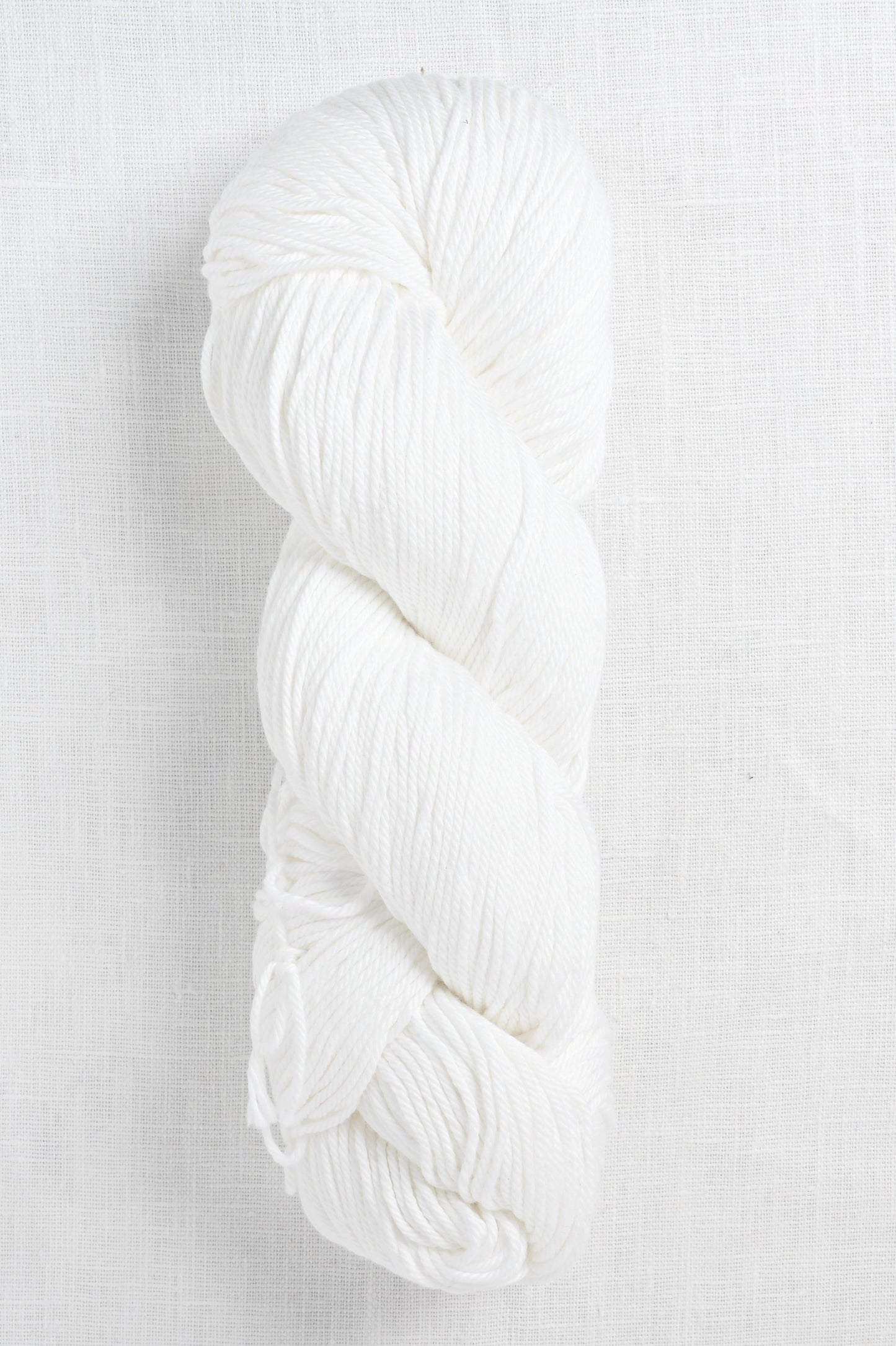 Verano 943 white skein