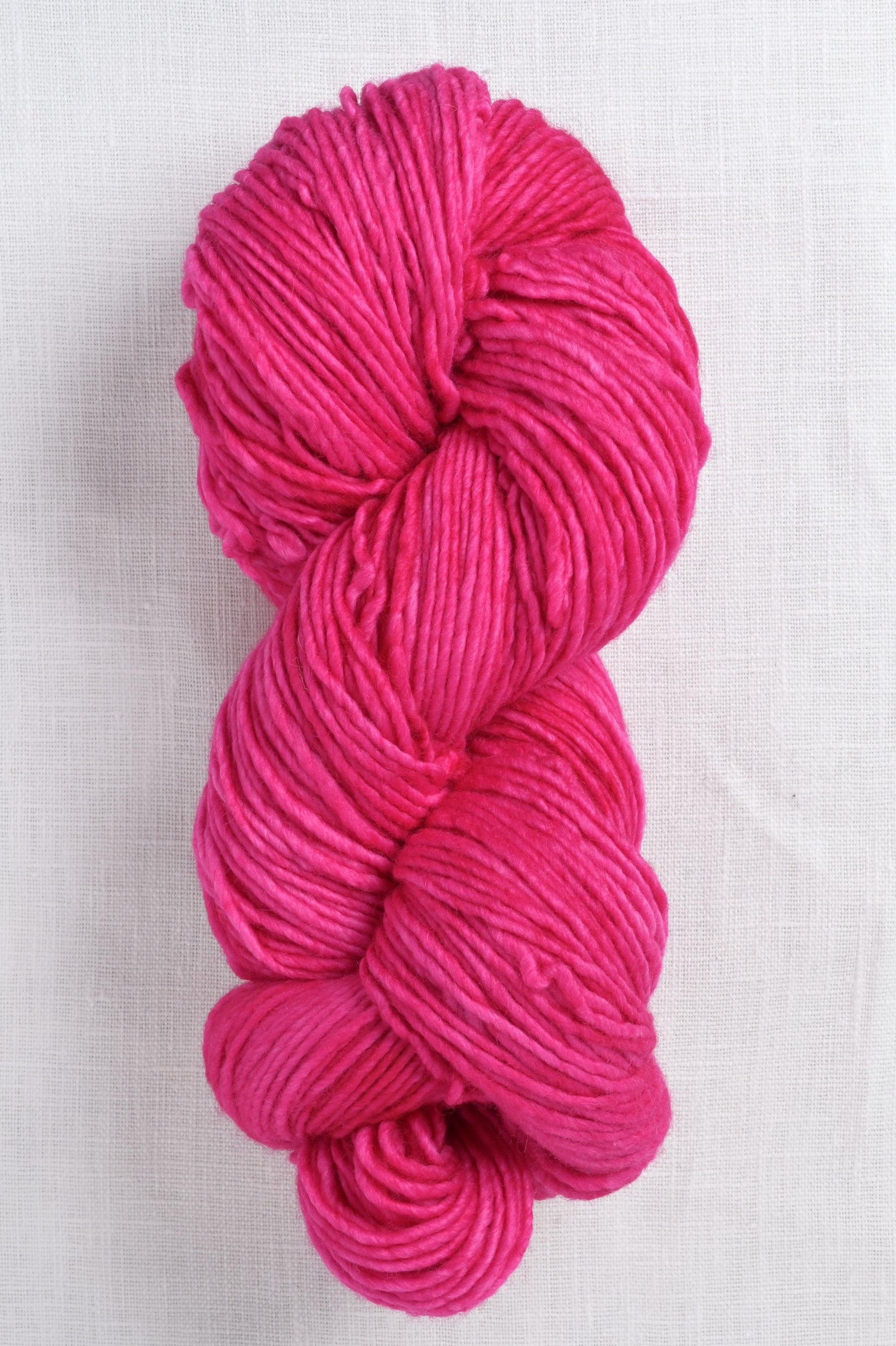 Worsted 93 fucsia skein