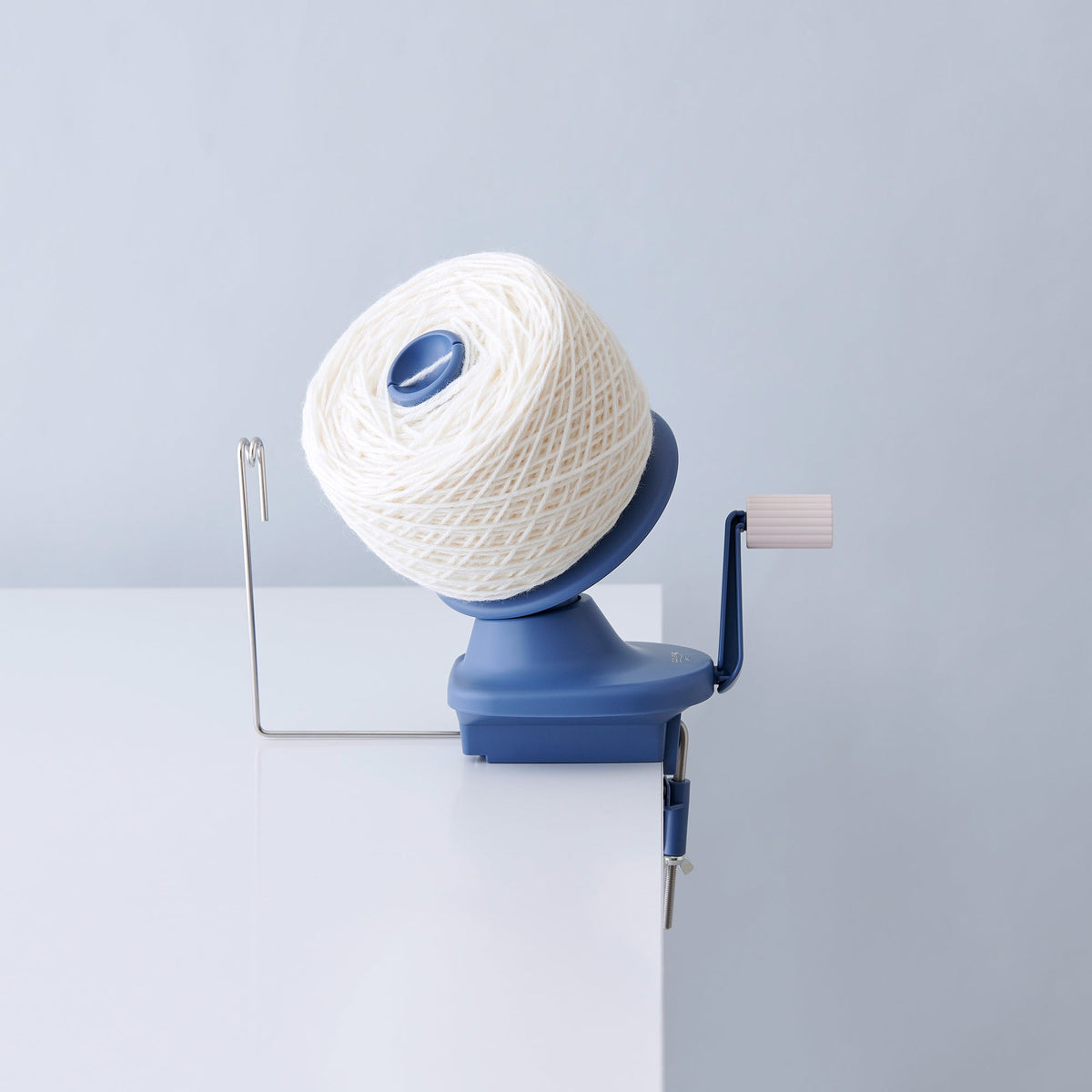 Clover Ball Yarn Winder