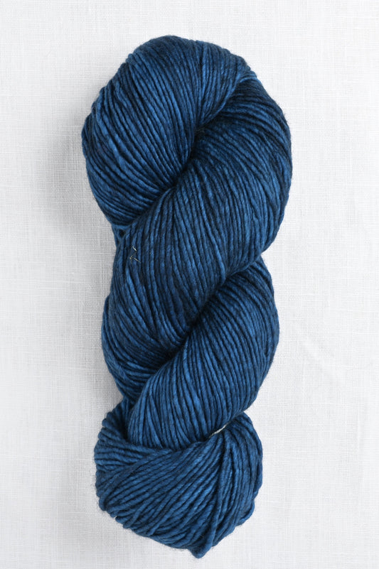 Worsted 150 azul-profundo skein