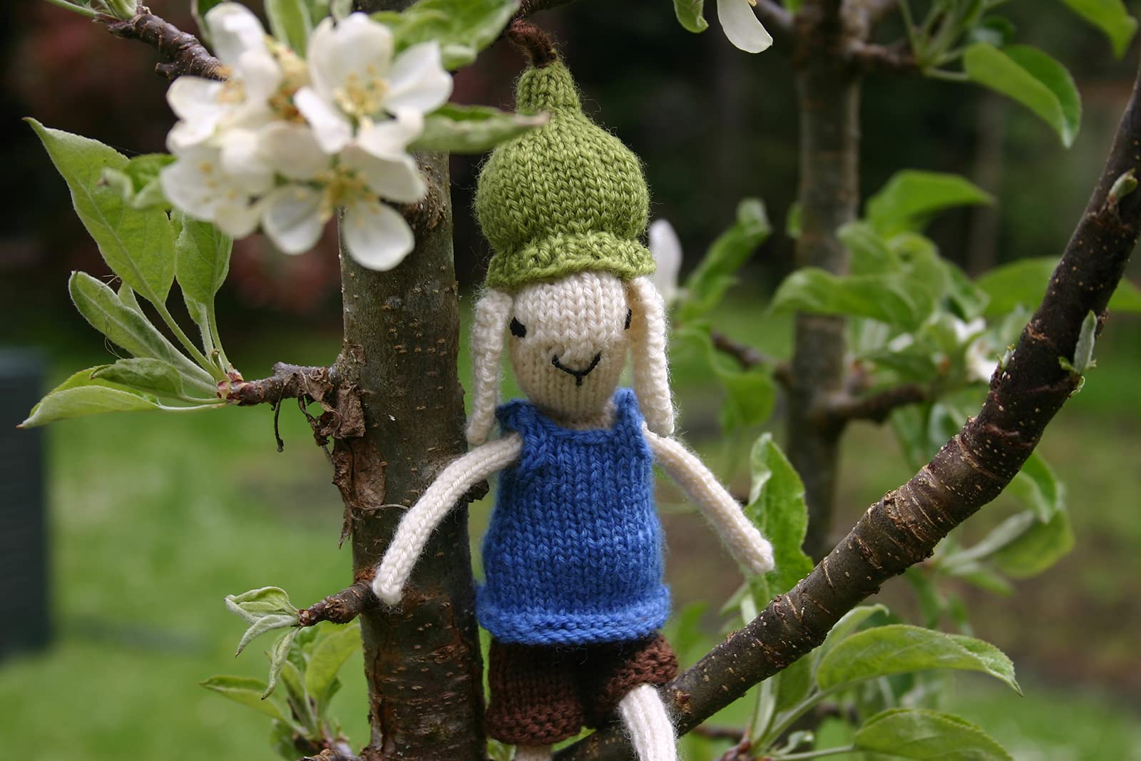 Bartlett Pear Bunny Knitting Pattern