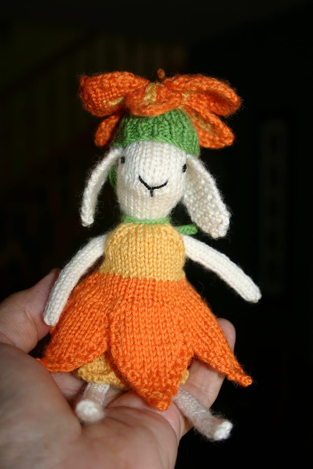 Daylily Bunny Knitting Pattern
