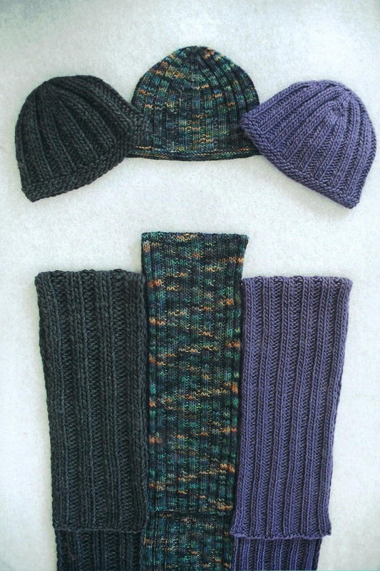 Everyone's Favorite Hat and Scarf - One Knitting Pattern for One Hat and One Scarf - Fiber Trends - #AC62 [Pamphlet] Eve
