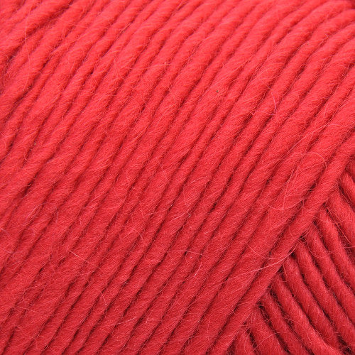 Brown Sheep Lamb's Pride Bulky 80 Blue Blood Red