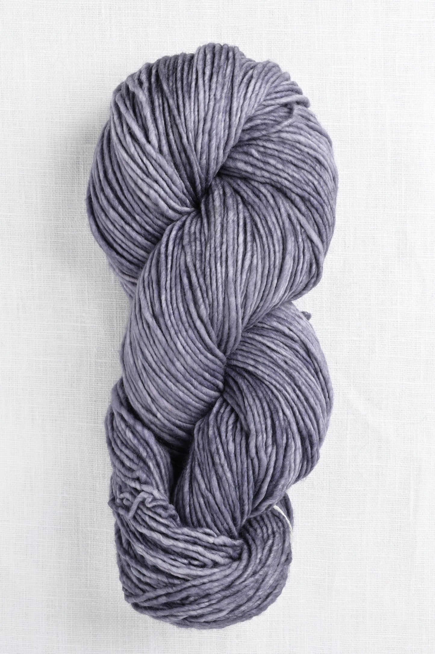Worsted 606 frost-grey skein