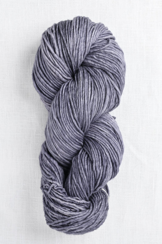 Worsted 606 frost-grey skein